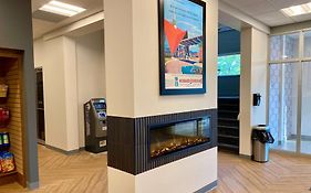 Howard Johnson By Wyndham Winnipeg West