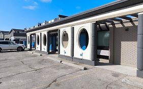 Howard Johnson By Wyndham Winnipeg West